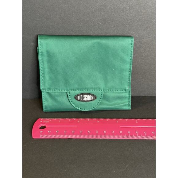 Big Skinny Green Tri-Fold Nylon Women’s Wallet Lightweight Slim Card Holder New - Picture 1 of 7